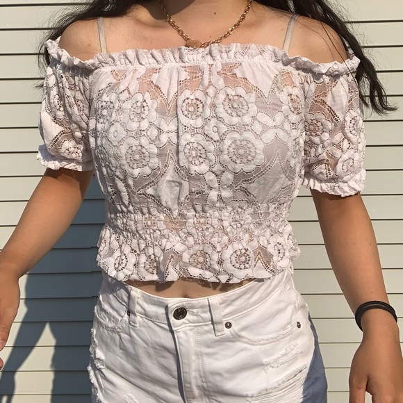 White lace off the shoulder short sleeve top - Picture 4 of 4